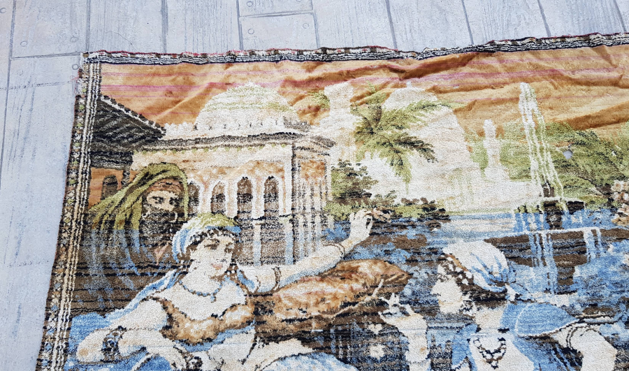 KAHVECİ GÜZELİ ANTİKA DUVAR HALISI