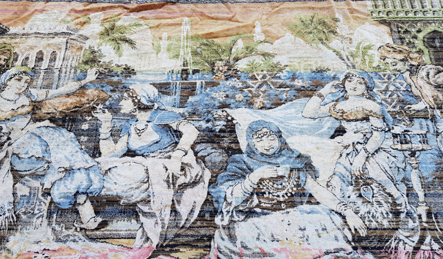 KAHVECİ GÜZELİ ANTİKA DUVAR HALISI