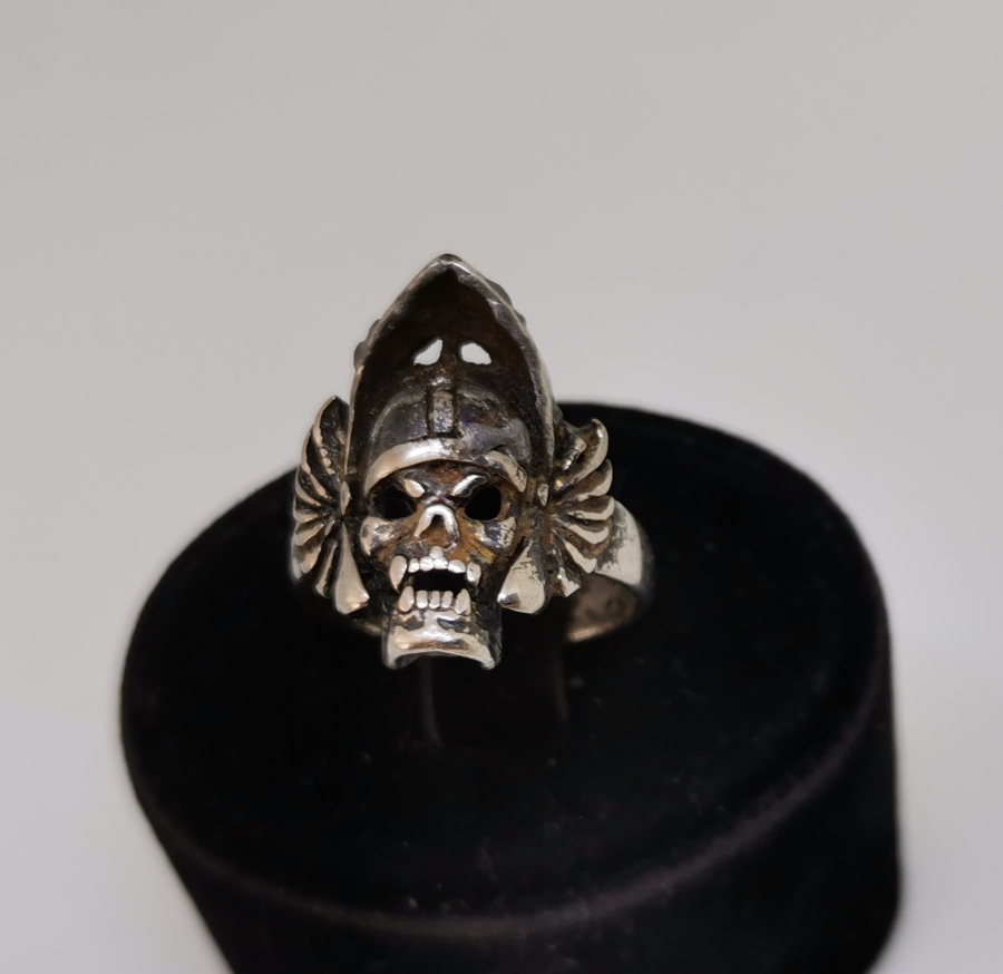 KURU KAFA FORMUNDA YAPILMIŞ ÖZEL DİZAYN GÜMÜŞ YÜZÜK