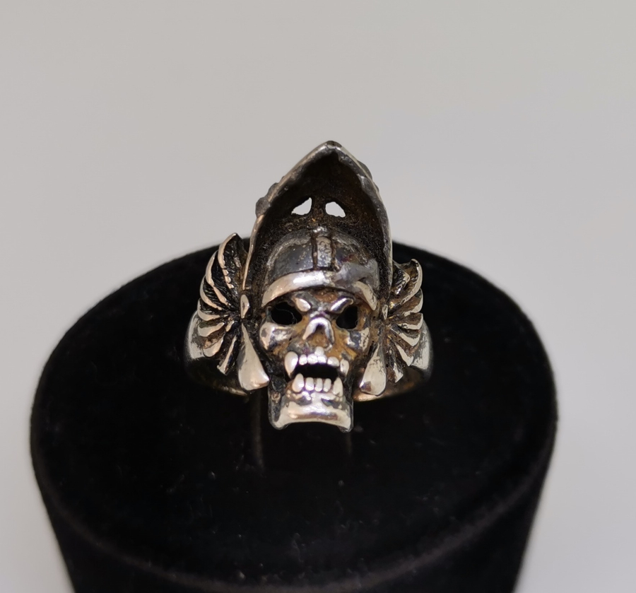 KURU KAFA FORMUNDA YAPILMIŞ ÖZEL DİZAYN GÜMÜŞ YÜZÜK