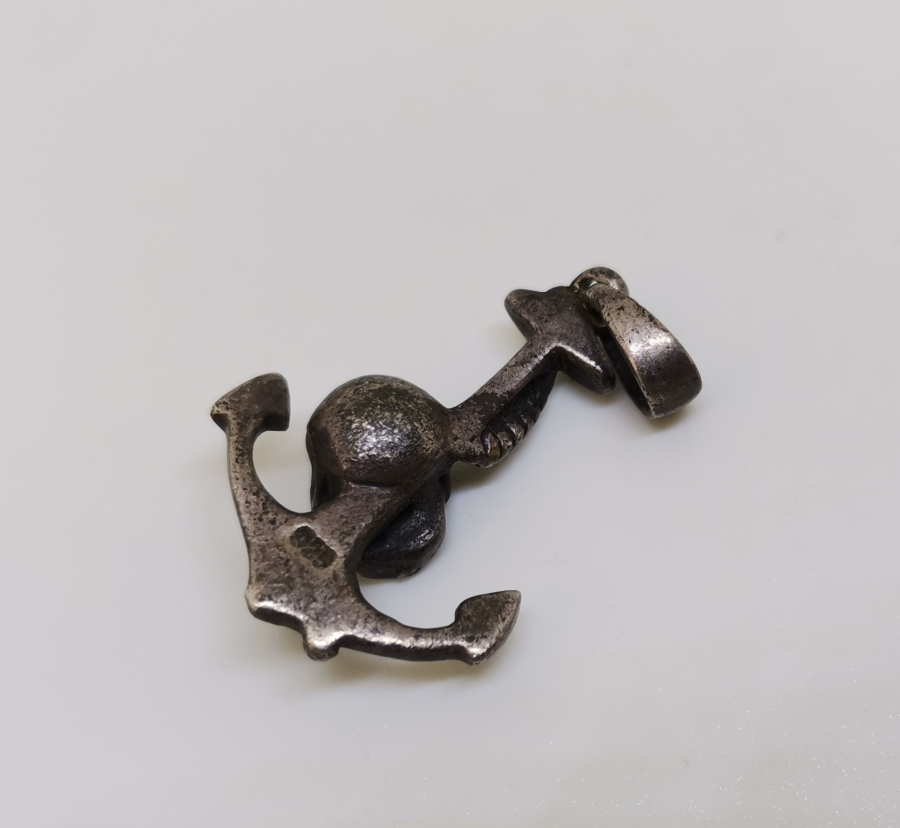 KURU KAFALI VE DENİZCİ ÇIPALI GÜMÜŞ KOLYE UCU