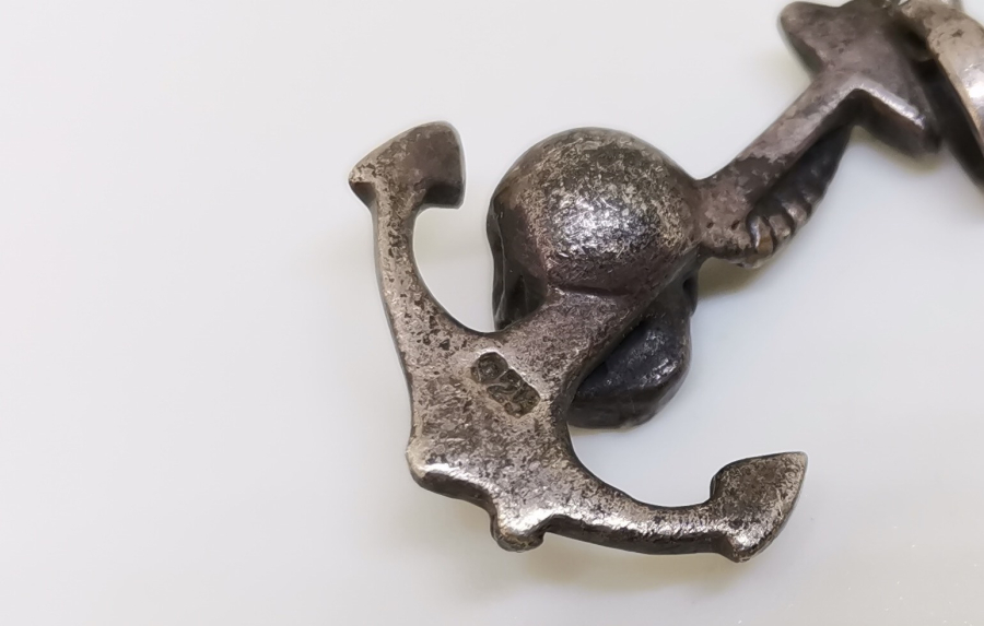 KURU KAFALI VE DENİZCİ ÇIPALI GÜMÜŞ KOLYE UCU