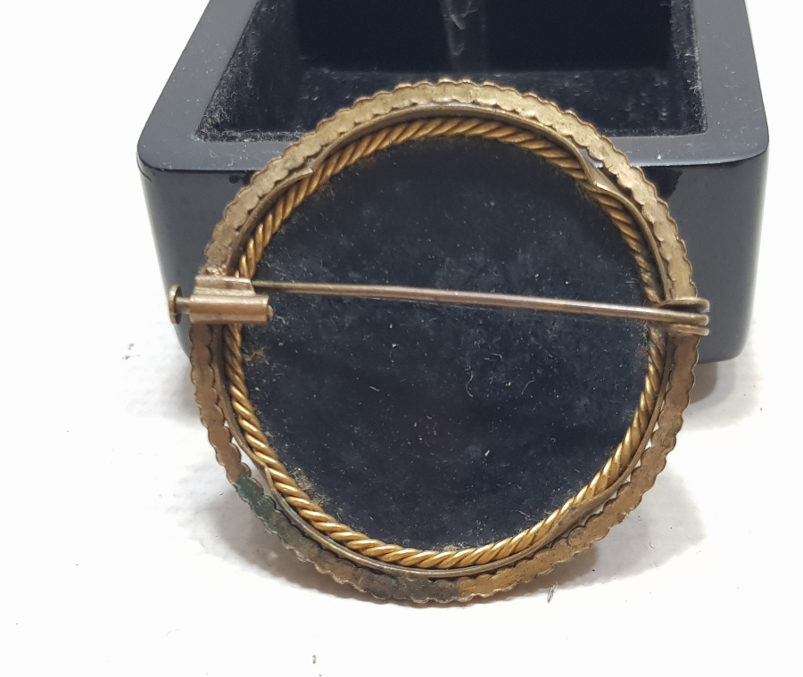 ÜZERİ ALTIN VERMEYLİ ANTİKA İNGİLİZ BROŞ