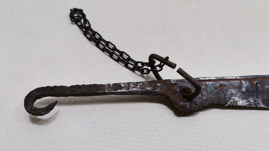 ÜZERİ OSMANLICA YAZILI KAMA FORMUNDA YAPILMIŞ ÇOK NADİR SÜVARİ KAV ÇAKMAĞI