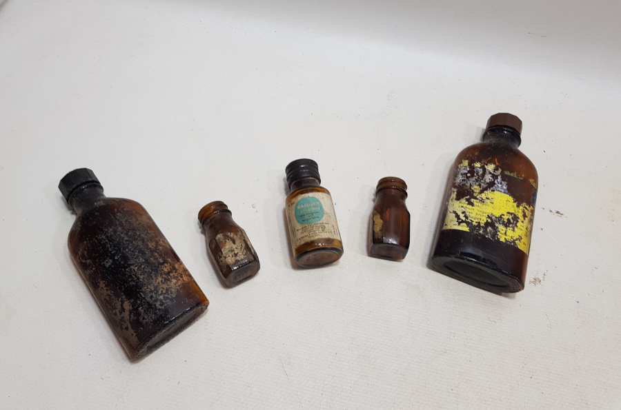 ECZACILIK TARİHİ - ANTİKA İLAÇ ŞİŞESİ LOTU