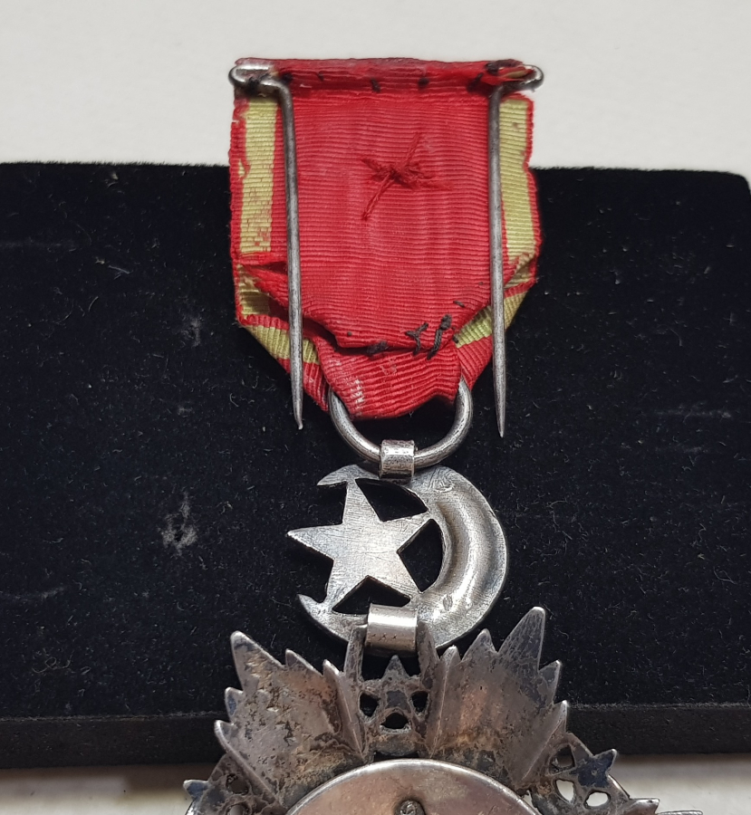 ORJİNAL ASKISI İLE 5. DERECE MECİDİ NİŞANI