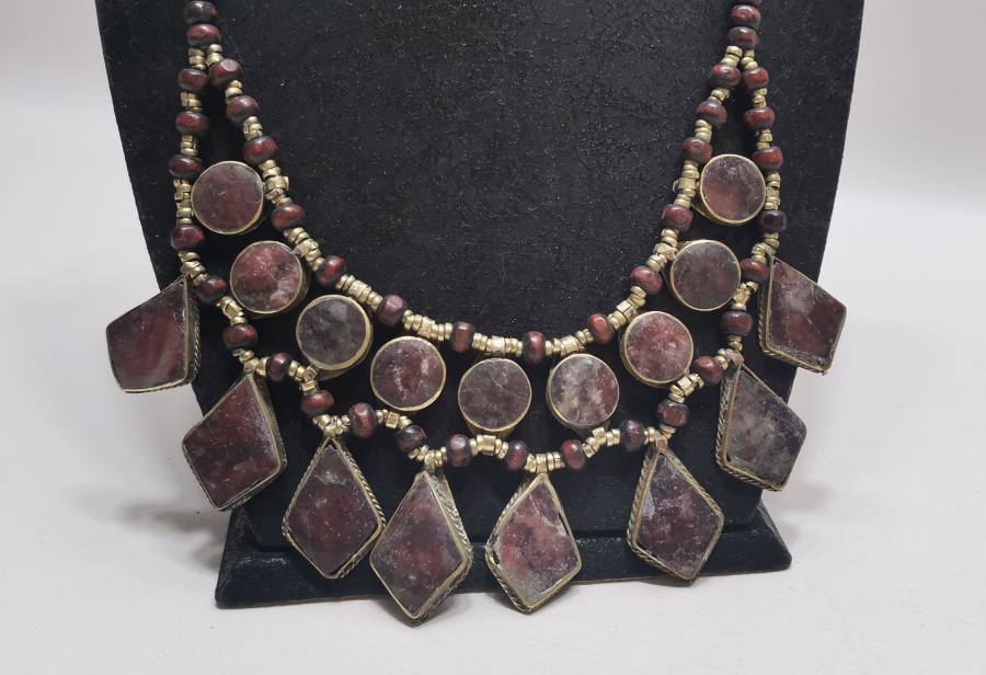 ÜZERİ DOĞAL TAŞLARLA SÜSLÜ BÜYÜK BOY EL YAPIMI ANTİKA TÜRKMEN İŞİ GERDANLIK