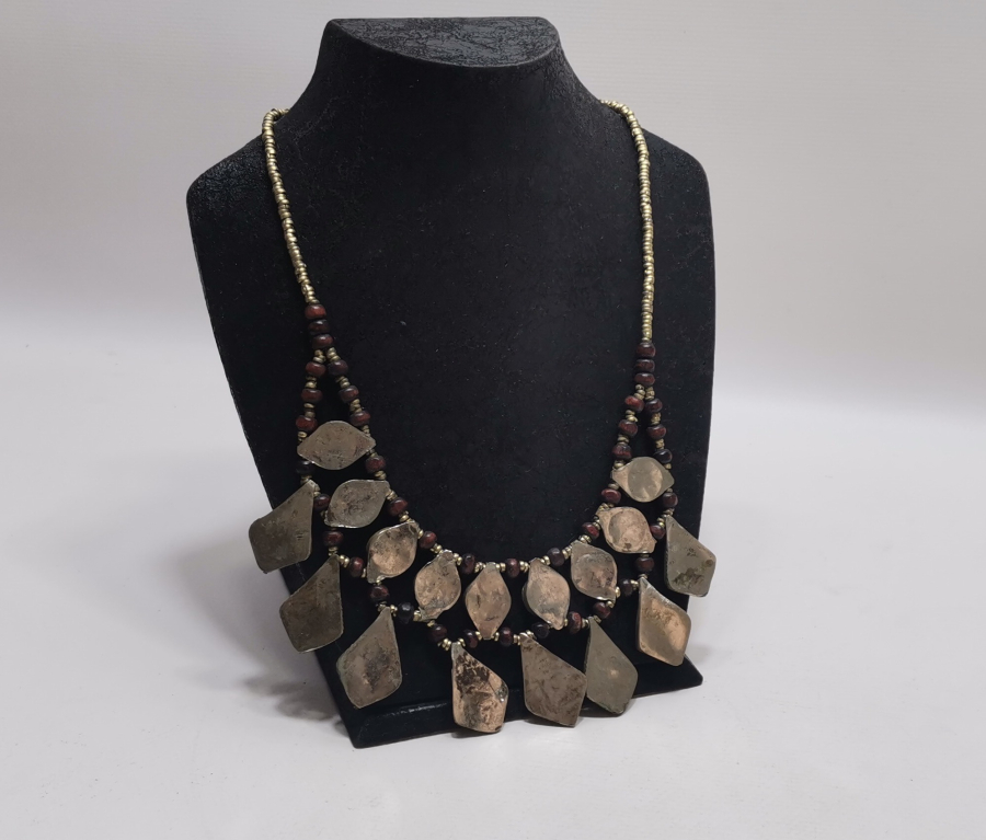 ÜZERİ DOĞAL TAŞLARLA SÜSLÜ BÜYÜK BOY EL YAPIMI ANTİKA TÜRKMEN İŞİ GERDANLIK