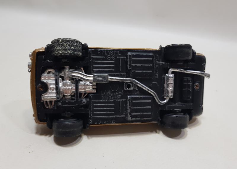 ANTİKA OYUNCAK: İTALYAN MALI LANCIA FULVIA MAKET ARABA