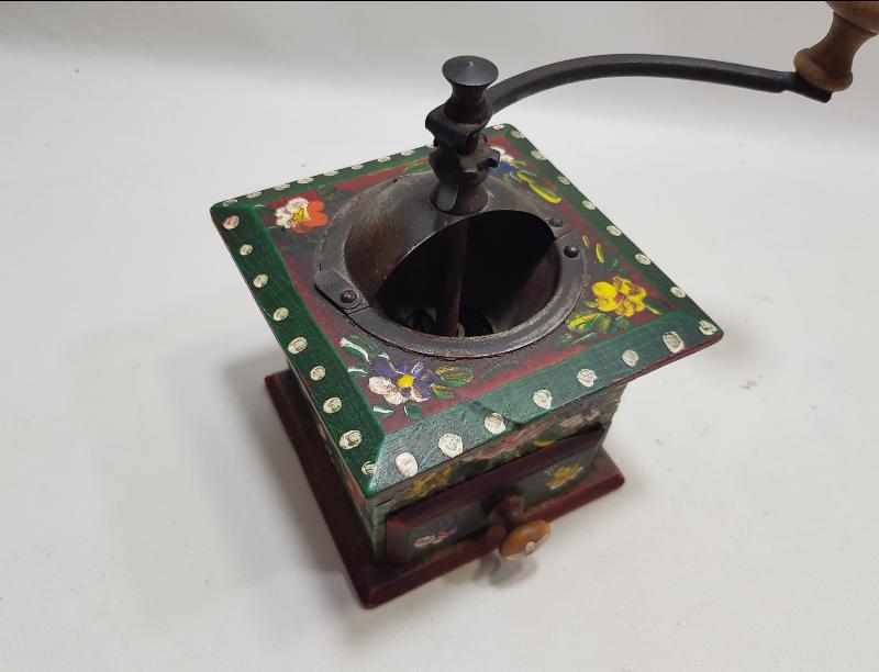 OSMANLI DÖNEMİ ÜZERİ EL BOYAMA AHŞAP KAHVE DEĞİRMENİ