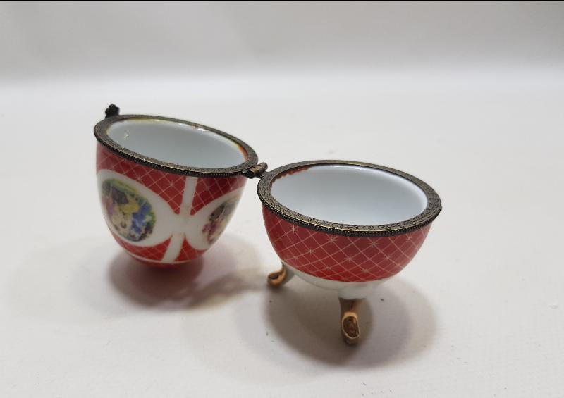 YUMURTA FORMLU WJ MARKA ANTİKA MÜCEVHER KUTUSU