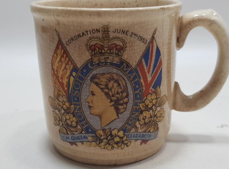 1953 KRALİÇE ELİZABET'İN TAÇ GİYME TÖRENİ HATIRASI PORSELEN MUG BARDAK