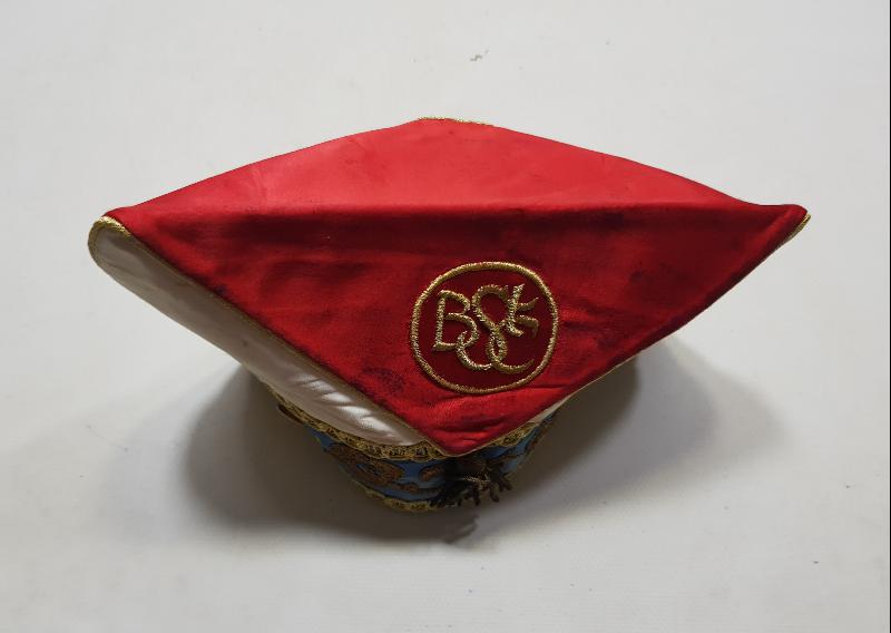 ANTİKA İPEK PAPAZ ŞAPKASI