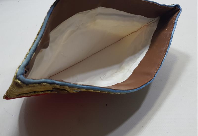 ANTİKA İPEK PAPAZ ŞAPKASI