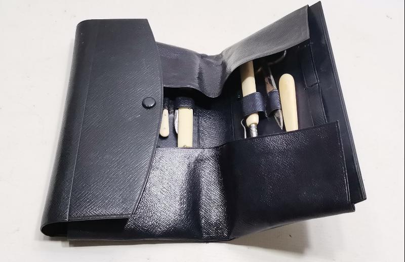 KUTUSUNDA FİLDİŞİ SAPLI ANTİKA MANİKÜR PEDİKÜR SETİ