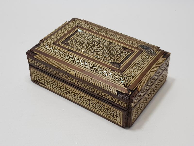 OSMANLI DÖNEMİ MARKÜTERİ İŞÇİLİKLİ NADİR AHŞAP KUTU