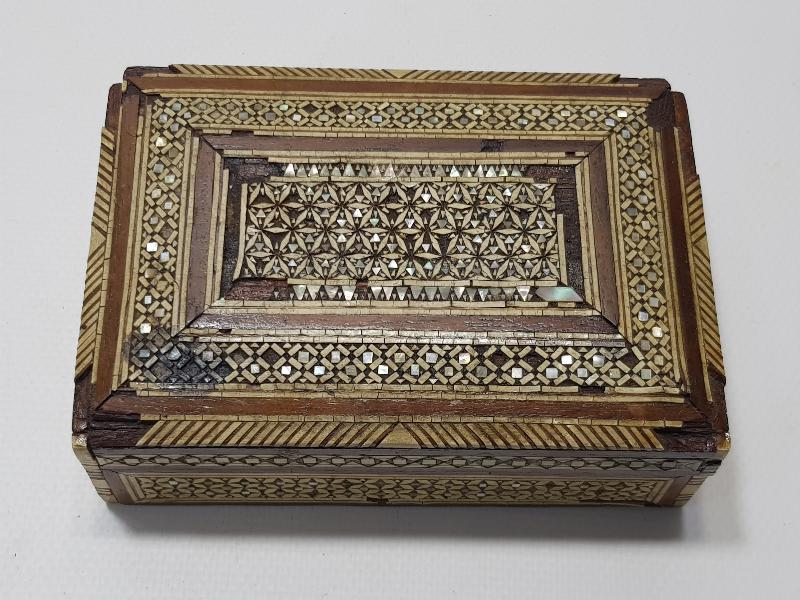 OSMANLI DÖNEMİ MARKÜTERİ İŞÇİLİKLİ NADİR AHŞAP KUTU