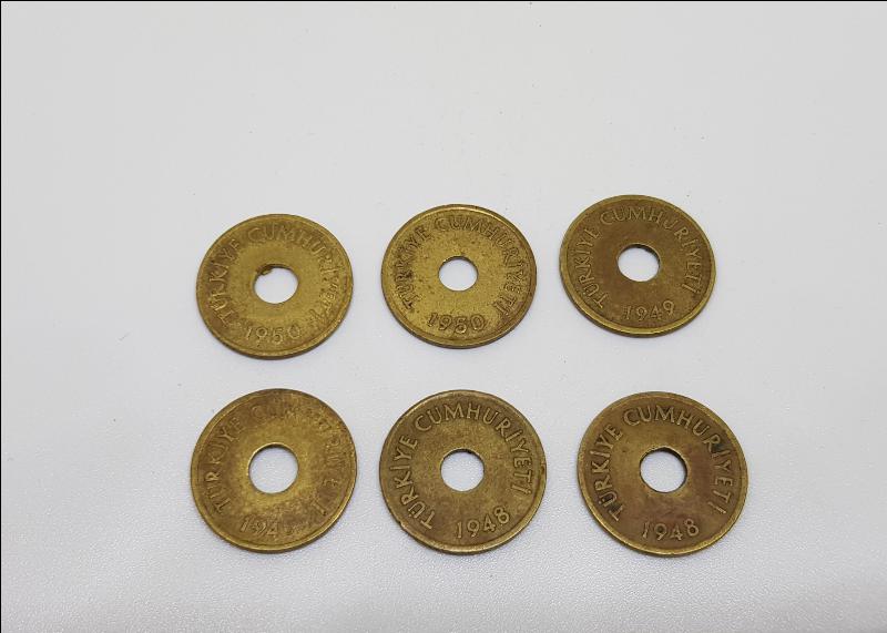 1948, 1949, 1950 TARİHLİ DELİKLİ 1 KURUŞLAR