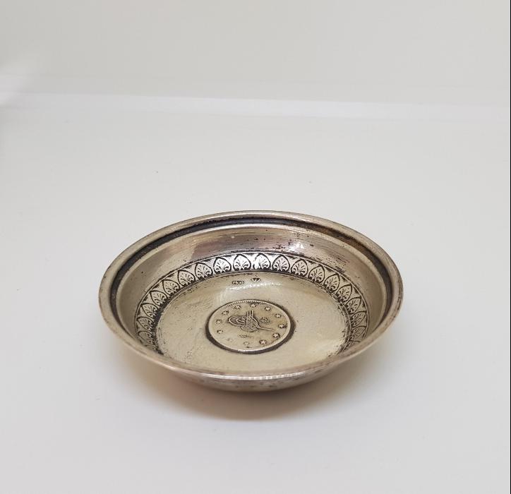 ORTASINDA OSMANLI PARASI BULUNAN ANTİKA GÜMÜŞ KINA TASI 