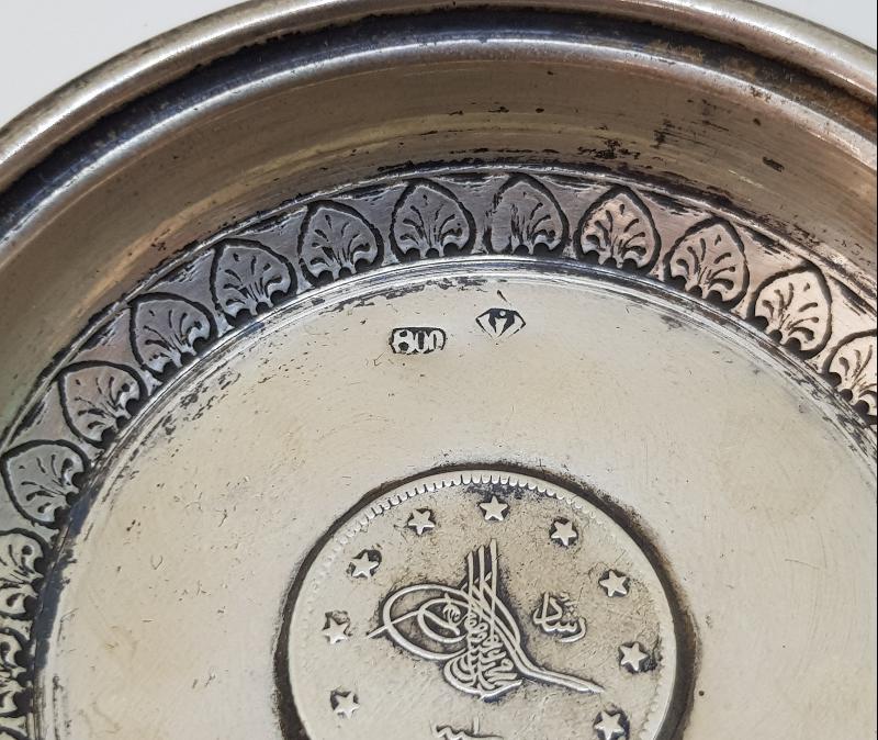 ORTASINDA OSMANLI PARASI BULUNAN ANTİKA GÜMÜŞ KINA TASI 