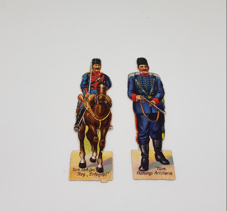 1. DÜNYA SAVAŞI DÖNEMİ ÇOK NADİR OSMANLI ERTUĞRUL ALAYI SÜVARİSİ VE TOPÇU SUBAYI KARTON OYUNCAK ASKERLER