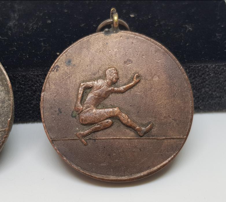 1940-1950'LERDEN İKİ ADET ATLETİZM MADALYASI 