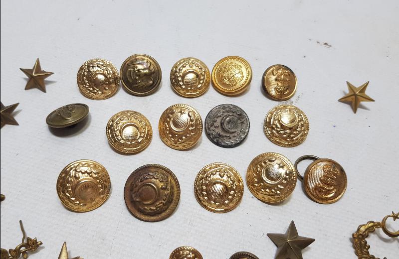 ANTİKA ASKERİ DÜĞME, KOKART VE SPOLET TAKIMI