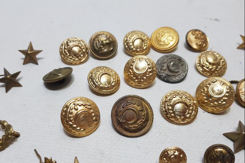 ANTİKA ASKERİ DÜĞME, KOKART VE SPOLET TAKIMI