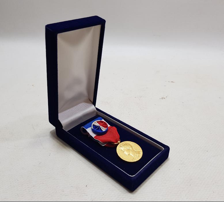 FRANSIZ İŞÇİ MADALYASI 