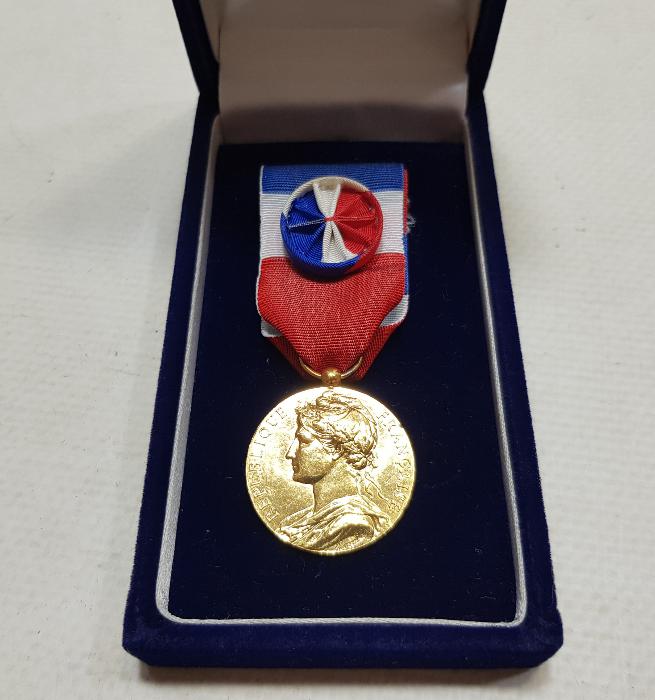 FRANSIZ İŞÇİ MADALYASI 