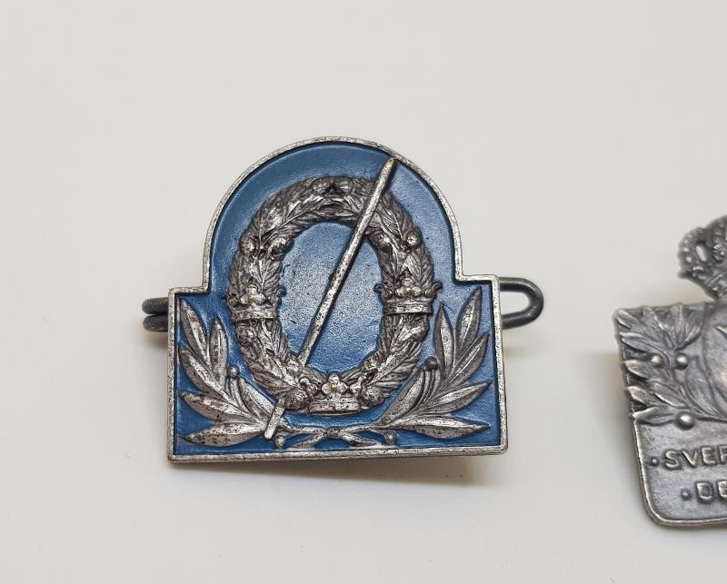 İKİ ADET YABANCI ROZET