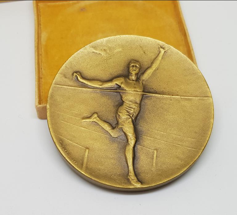 KUTUSUNDA 1925 TARİHLİ İSVİÇRE - ALMANYA KOŞU MADALYASI