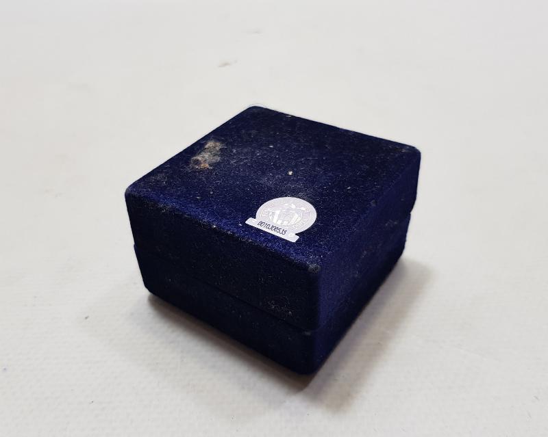 ORJİNAL KUTUSUNDA KOLEKSİYONLUK FENERBAHÇE KOL DÜĞMELERİ