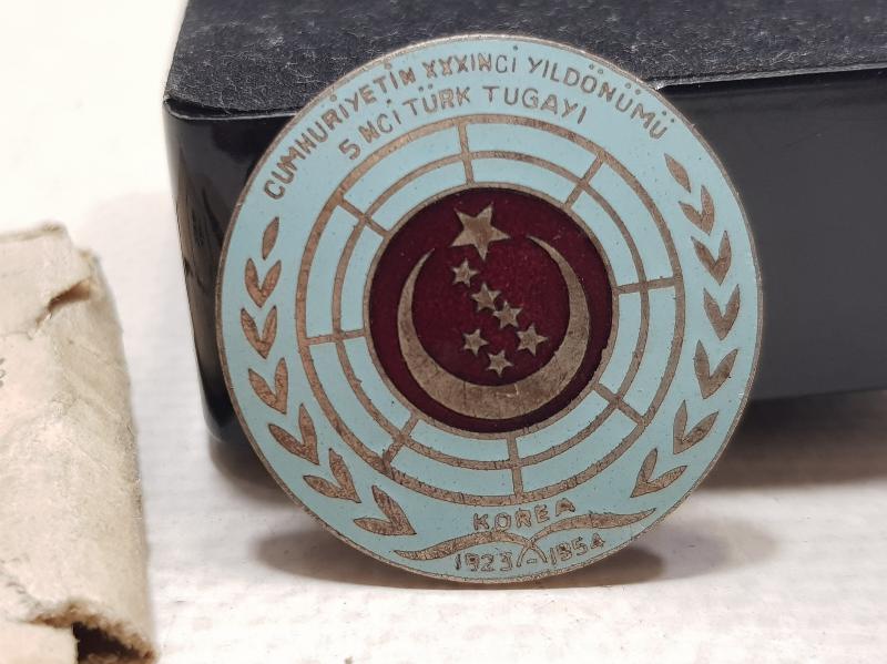 ORJİNAL KUTUSUNDA KORE SAVAŞI ROZET MADALYASI 