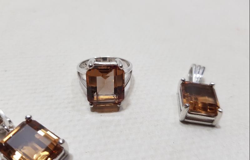 ZULTANİT TAŞLI GÜMÜŞ TAKI SETİ