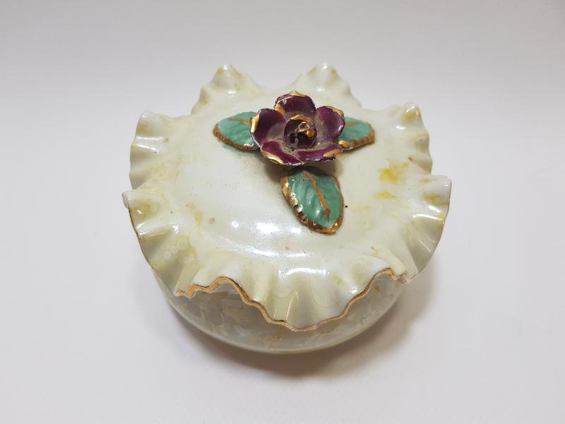 ANTİKA JAPON YAPIMI PORSELEN KAPAKLI ŞEKERLİK