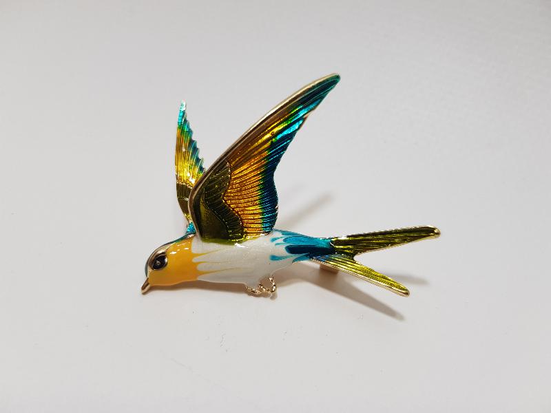 ANTİKA MİNELİ KIRLANGIÇ BROŞ