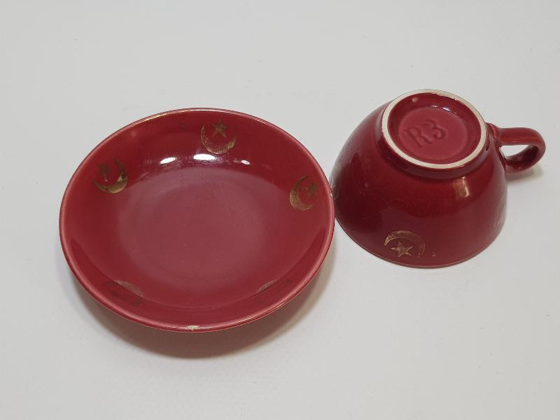 KAHVE KÜLTÜRÜ: OSMANLI DÖNEMİ ALTIN VARAK AY YILDIZLI PORSELEN KAHVE FİNCANI