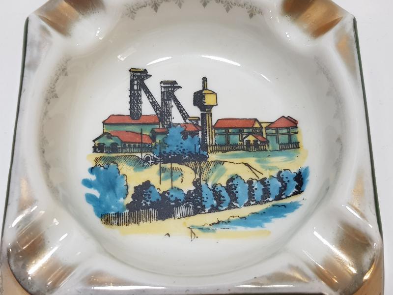 OSMANLICA BOMONTİ GAZOZ FABRİKASI YAZILI VE GÖRSELLİ KÜL TABLASI