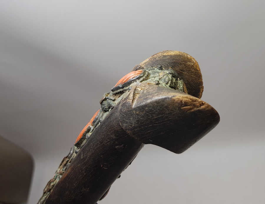 OSMANLI DÖNEMİ GÜMÜŞ ÇAKMA İŞÇİLİKLİ VE DAMLA MERCANLI ÇOK NADİR YENİÇERİ AĞA YATAĞANI