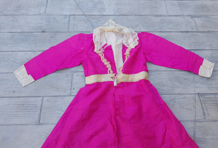 OSMANLI DÖNEMİ NADİR RENKTE İPEK GELİNLİK