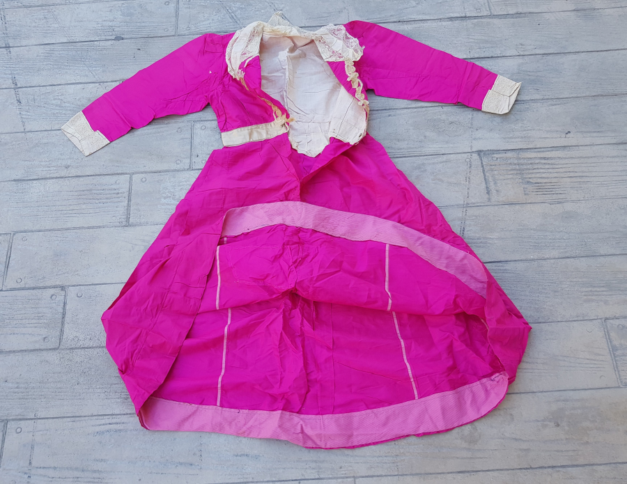 OSMANLI DÖNEMİ NADİR RENKTE İPEK GELİNLİK