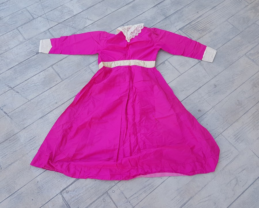 OSMANLI DÖNEMİ NADİR RENKTE İPEK GELİNLİK