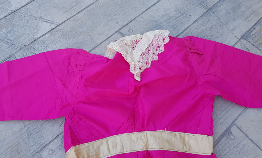 OSMANLI DÖNEMİ NADİR RENKTE İPEK GELİNLİK