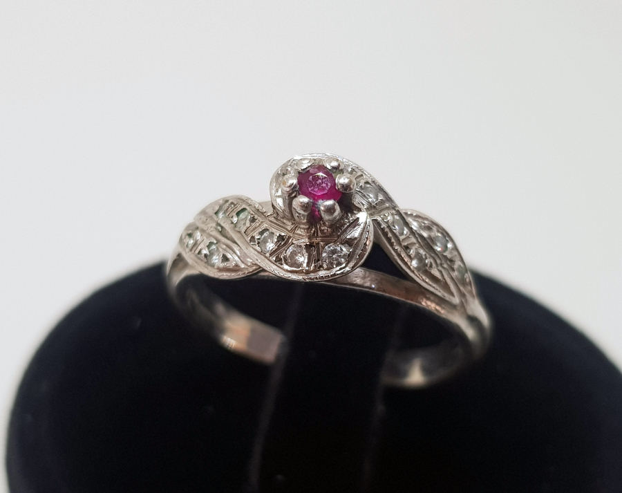 PIRLANTA VE YAKUT TAŞLARLA SÜSLÜ ÖZEL YAPIM ANTİKA YÜZÜK