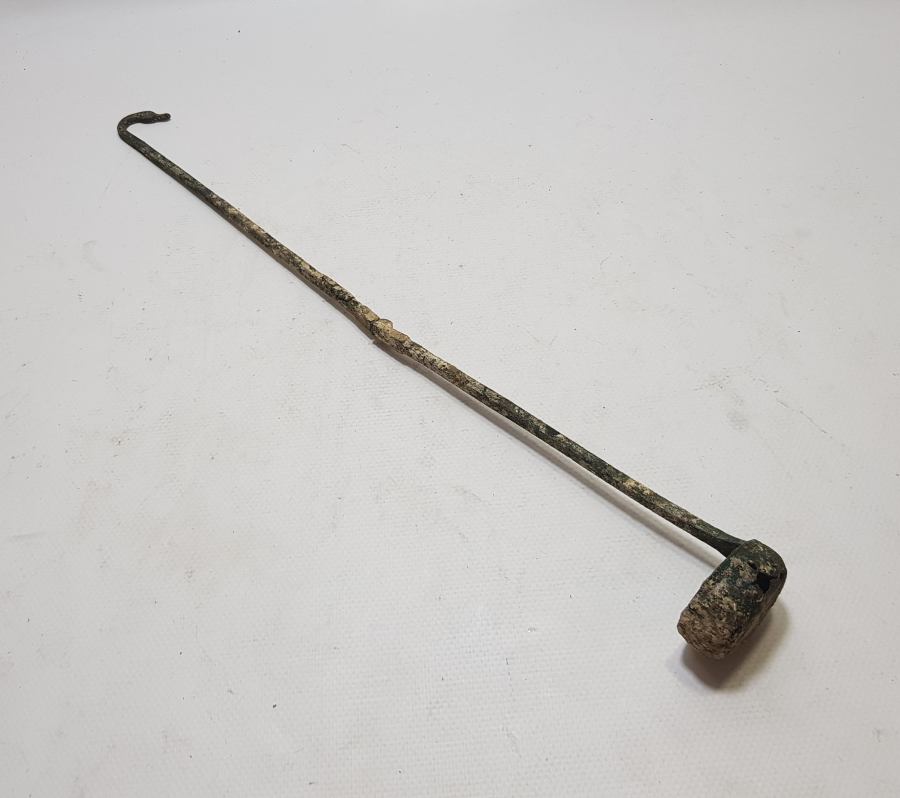 ÜST KISMI KUĞU BAŞI FORMUNDA YAPILMIŞ ÇOK NADİR OSMANLI DÖNEMİ TEKKE İŞİ KANDİL