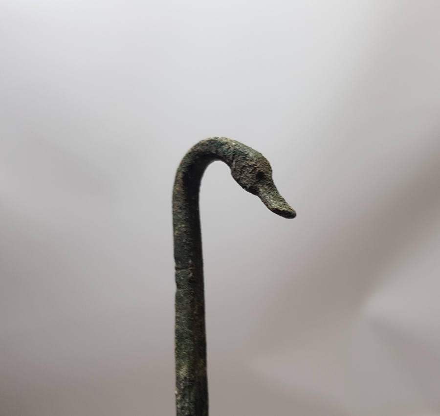 ÜST KISMI KUĞU BAŞI FORMUNDA YAPILMIŞ ÇOK NADİR OSMANLI DÖNEMİ TEKKE İŞİ KANDİL