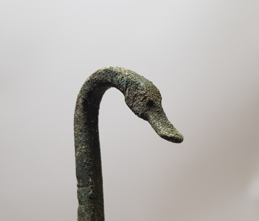 ÜST KISMI KUĞU BAŞI FORMUNDA YAPILMIŞ ÇOK NADİR OSMANLI DÖNEMİ TEKKE İŞİ KANDİL