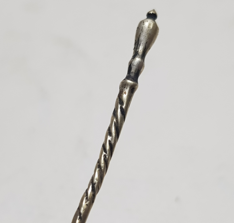 ÜST KISMINDA OSMANLICA YA HAFIZ YAZILI ÇOK NADİR TILSIMLI GÜMÜŞ İĞNE