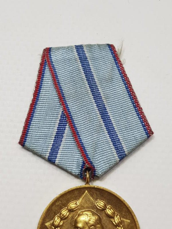 2. DÜNYA SAVAŞI 1944 TARİHLİ MADALYA